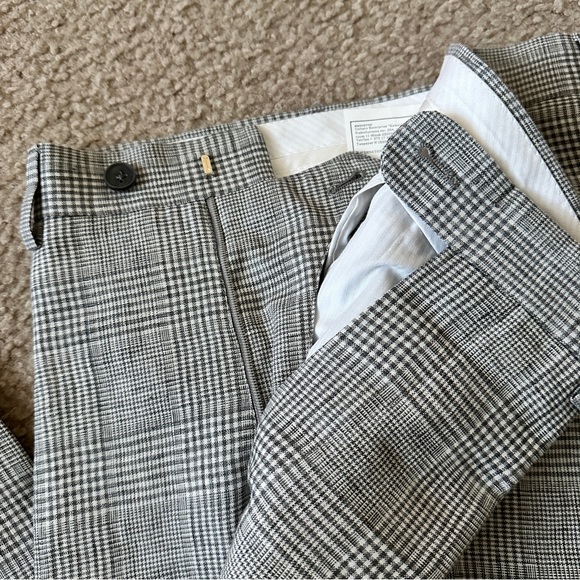 Pure Line Checked Grey Lazio Suit | Suit Supply - Picture 9 of 13